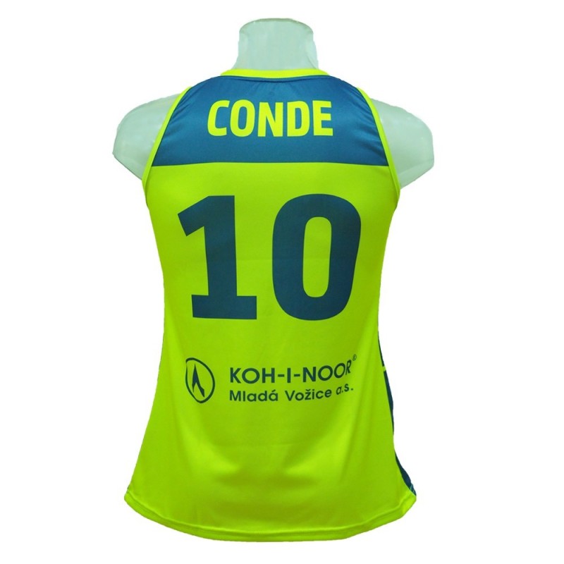 Camiseta FEMENINA ZVVZ USK María Conde